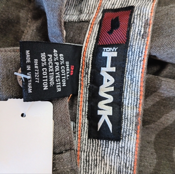 Tony Hawk camo shorts - Picture 1 of 3